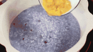 紫薯水果粥的做法 步骤4