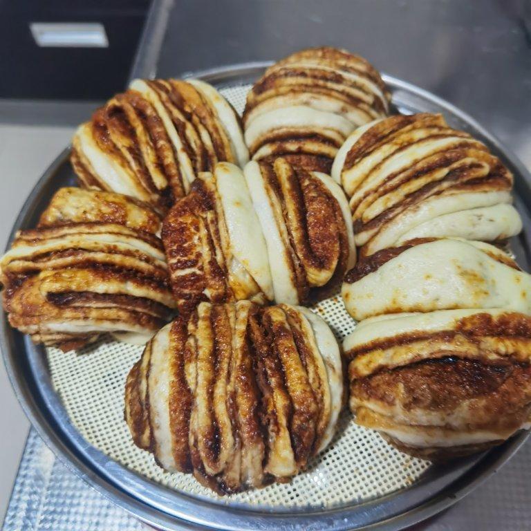 冰妈做的儿时的味道老北京芝麻酱糖花卷