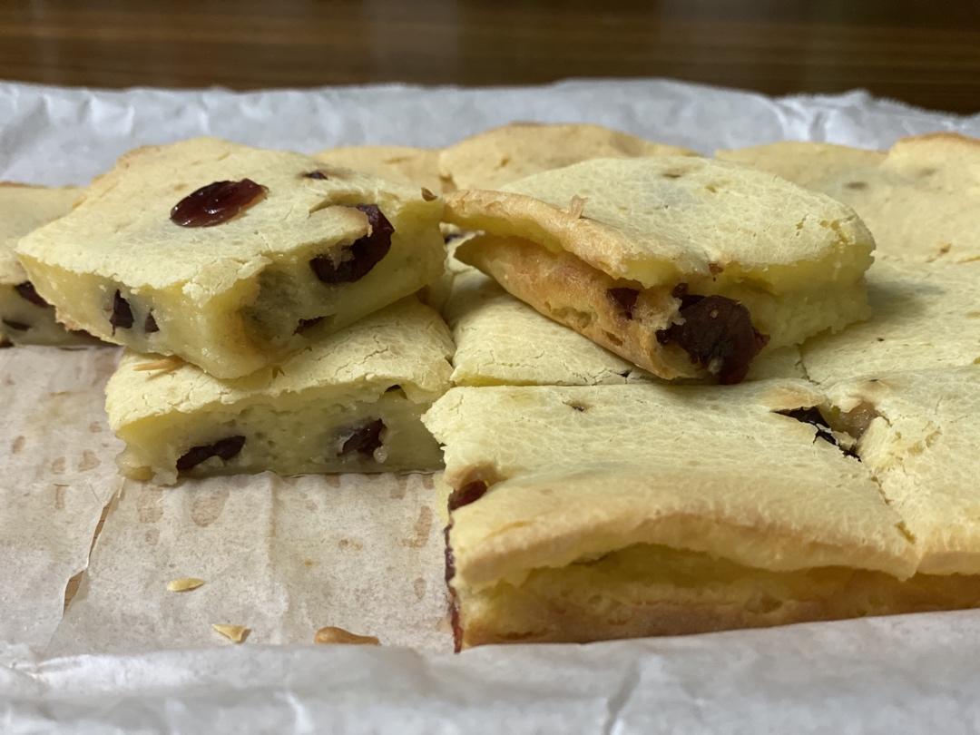 无需揉面‼️只要拌一拌就能做酥掉渣‼️好吃到爆的蔓越莓烤年糕‼