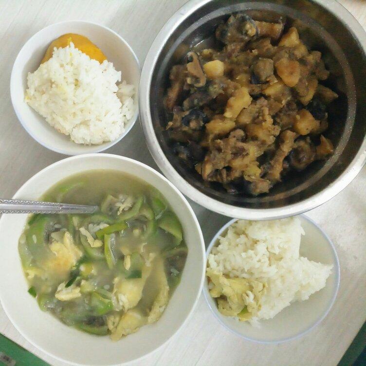 洋葱酥卤肉饭