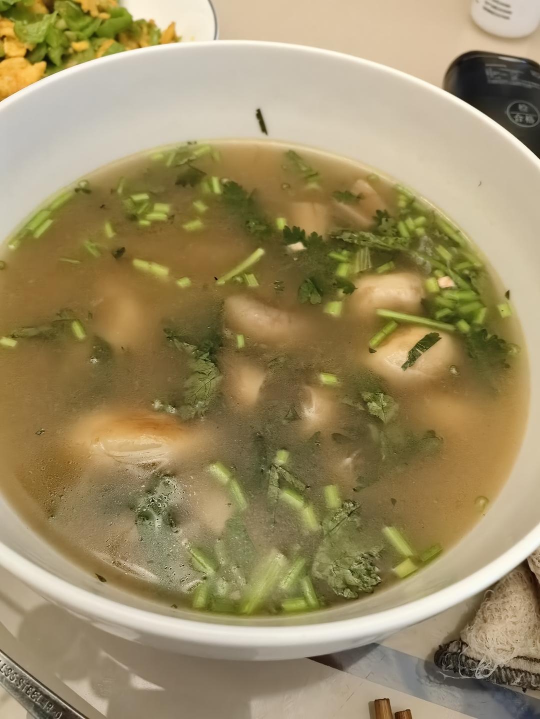 鲜掉眉毛口蘑汤