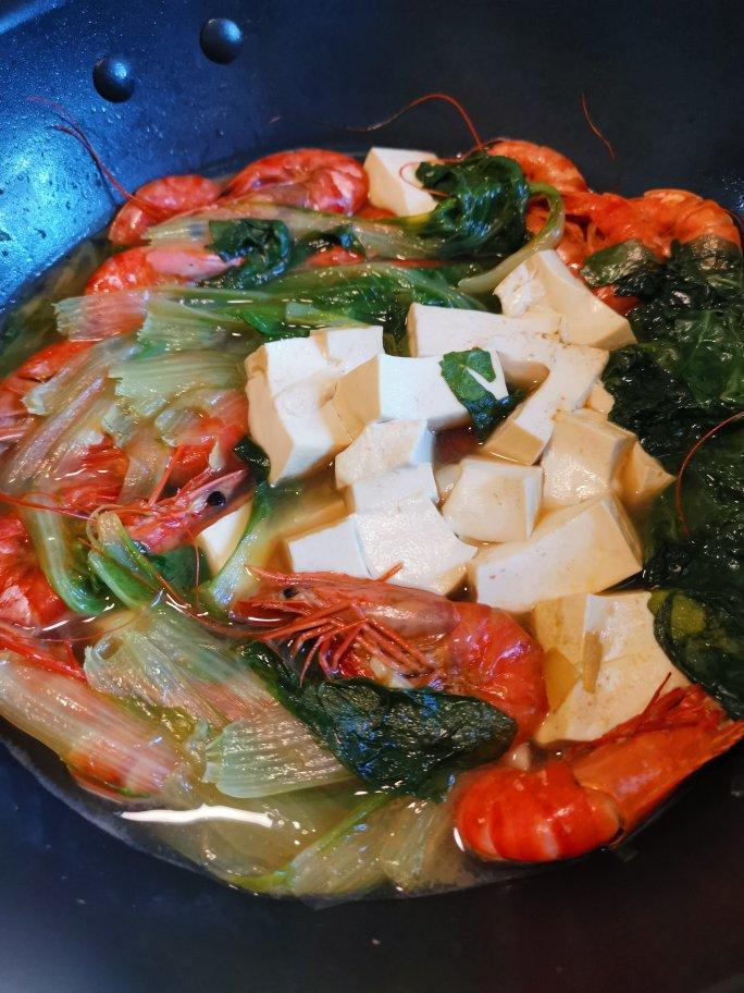 鲜虾白菜豆腐煲
