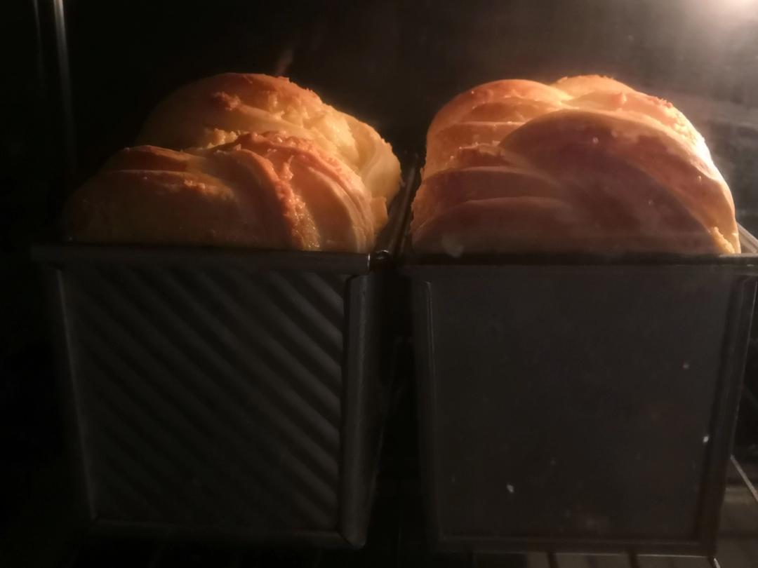 椰蓉满满吐司！幸福的味道。