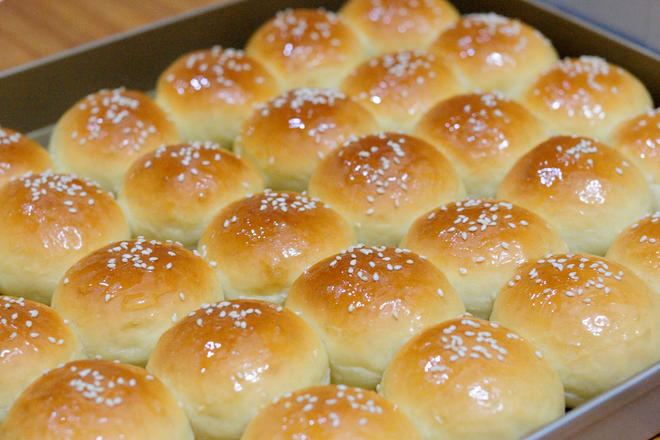 家常版蜂蜜小面包 搭配热牛奶营养早餐好味道 做法简单味道好的做法