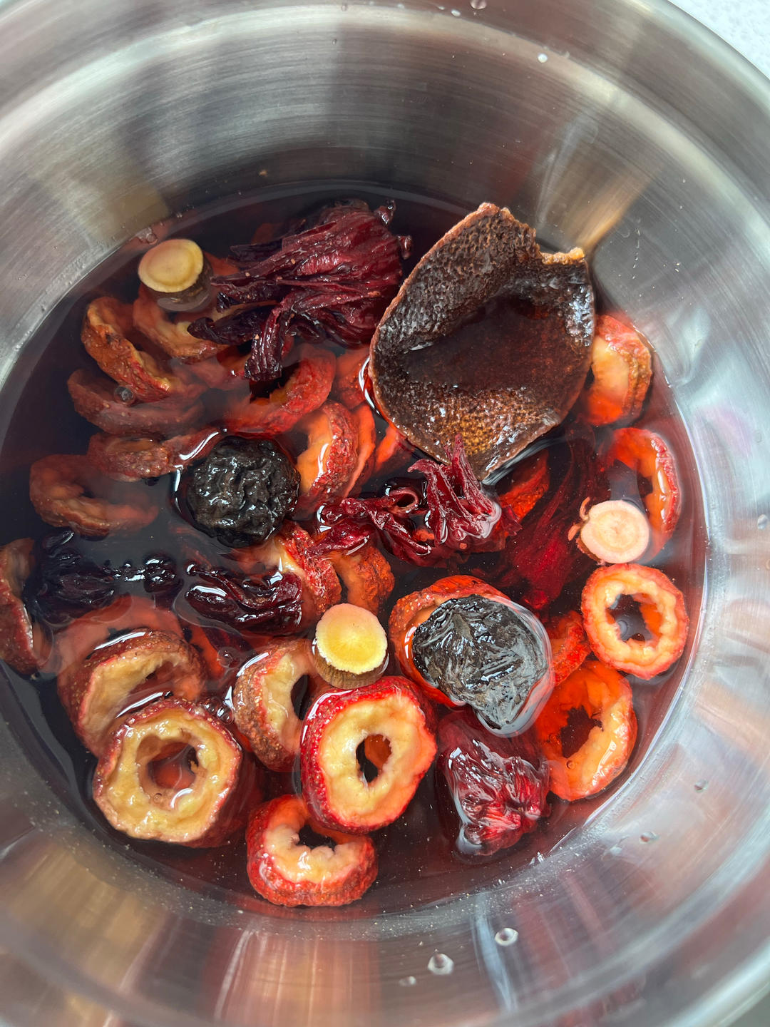 古法熬制酸梅汤（此方几乎无中药味孩子非常喜欢喝）