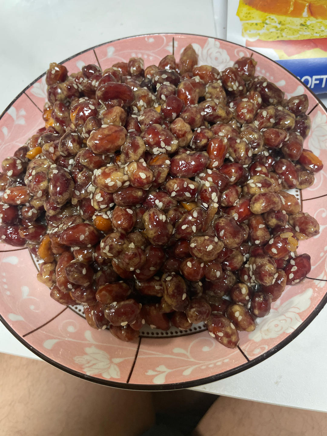 【创意小厨娘】休闲小零食——芝麻花生米，香甜酥脆可口，好吃到停不下来。