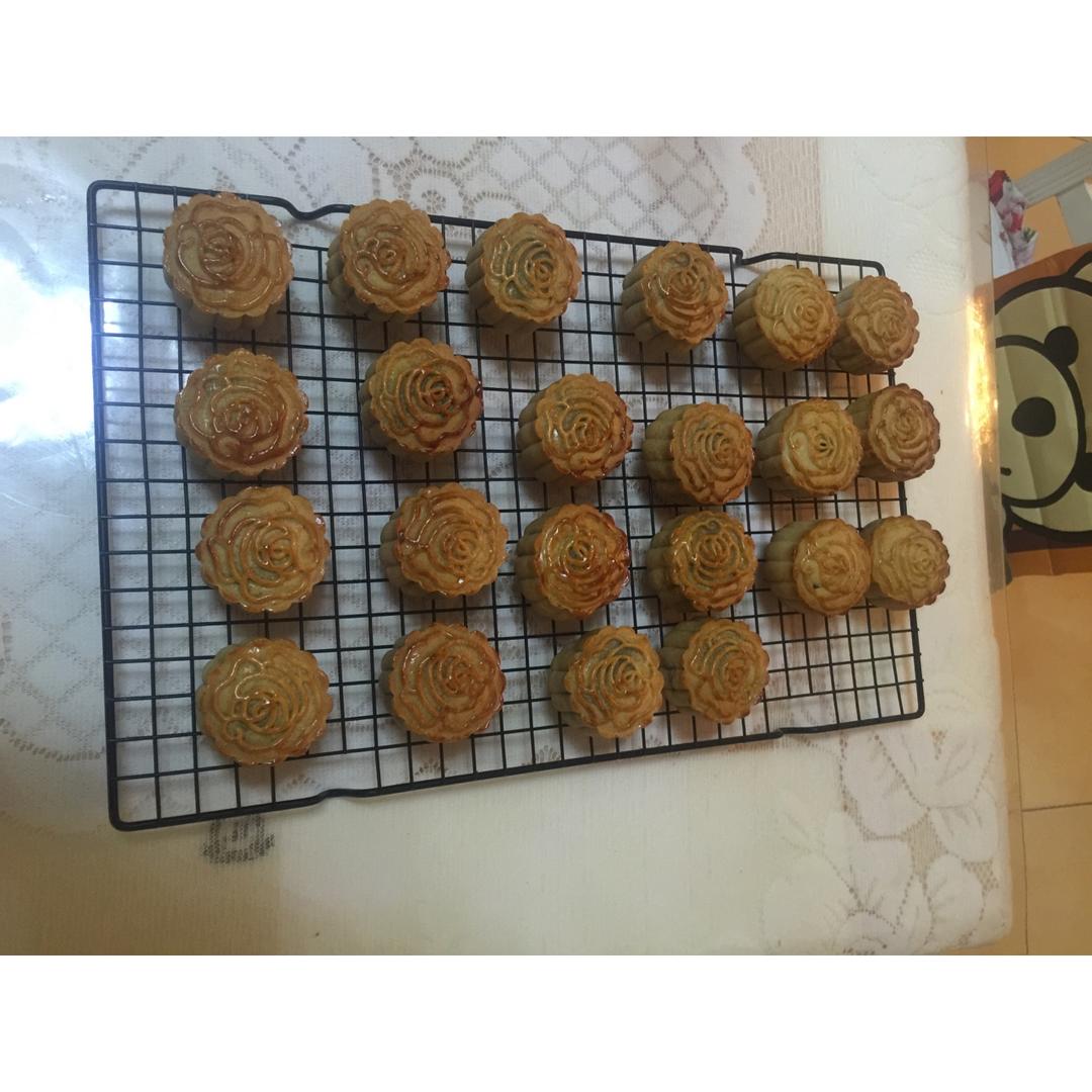 广式月饼—蛋黄莲蓉月饼