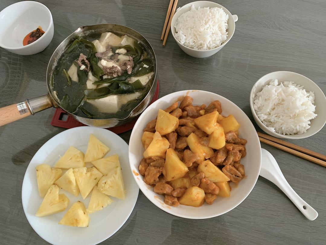 菠萝咕噜肉
