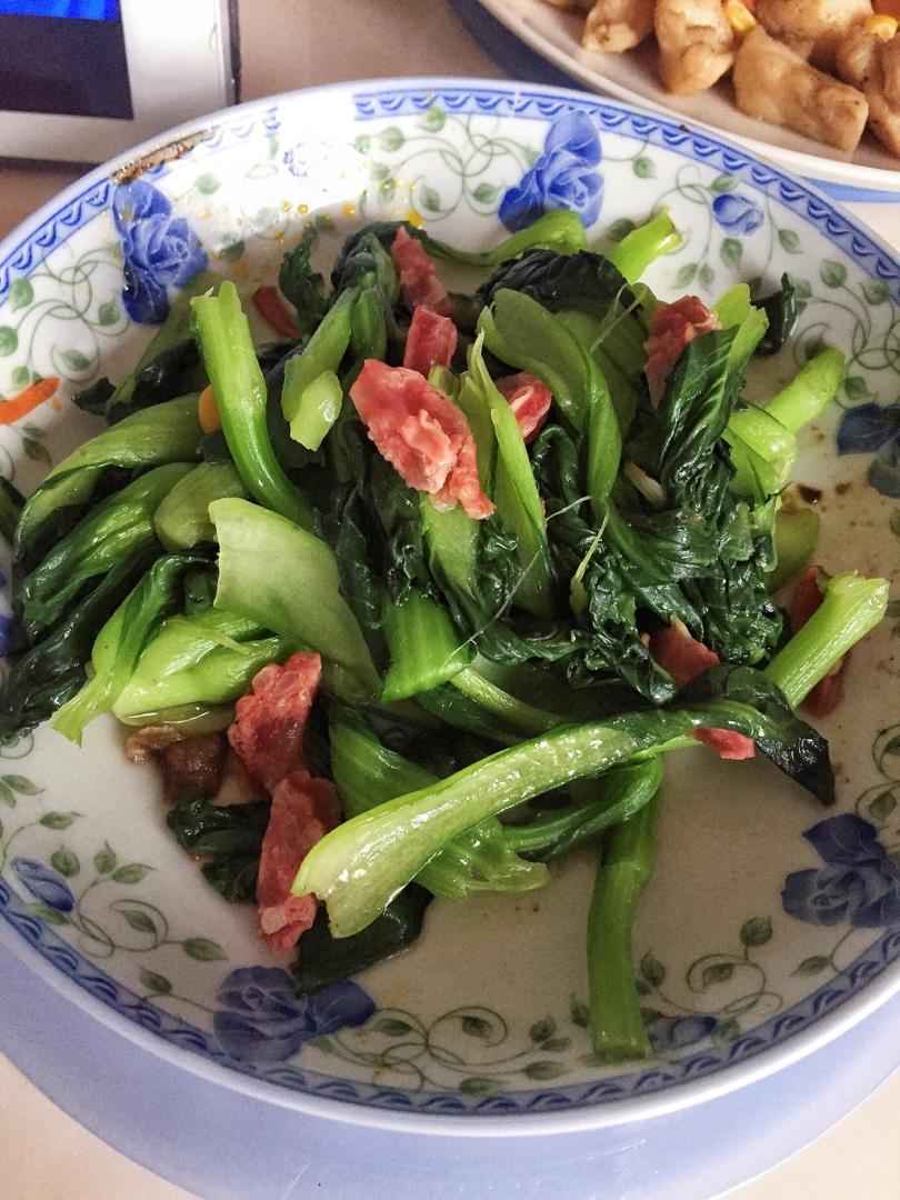 腊肠炒青菜