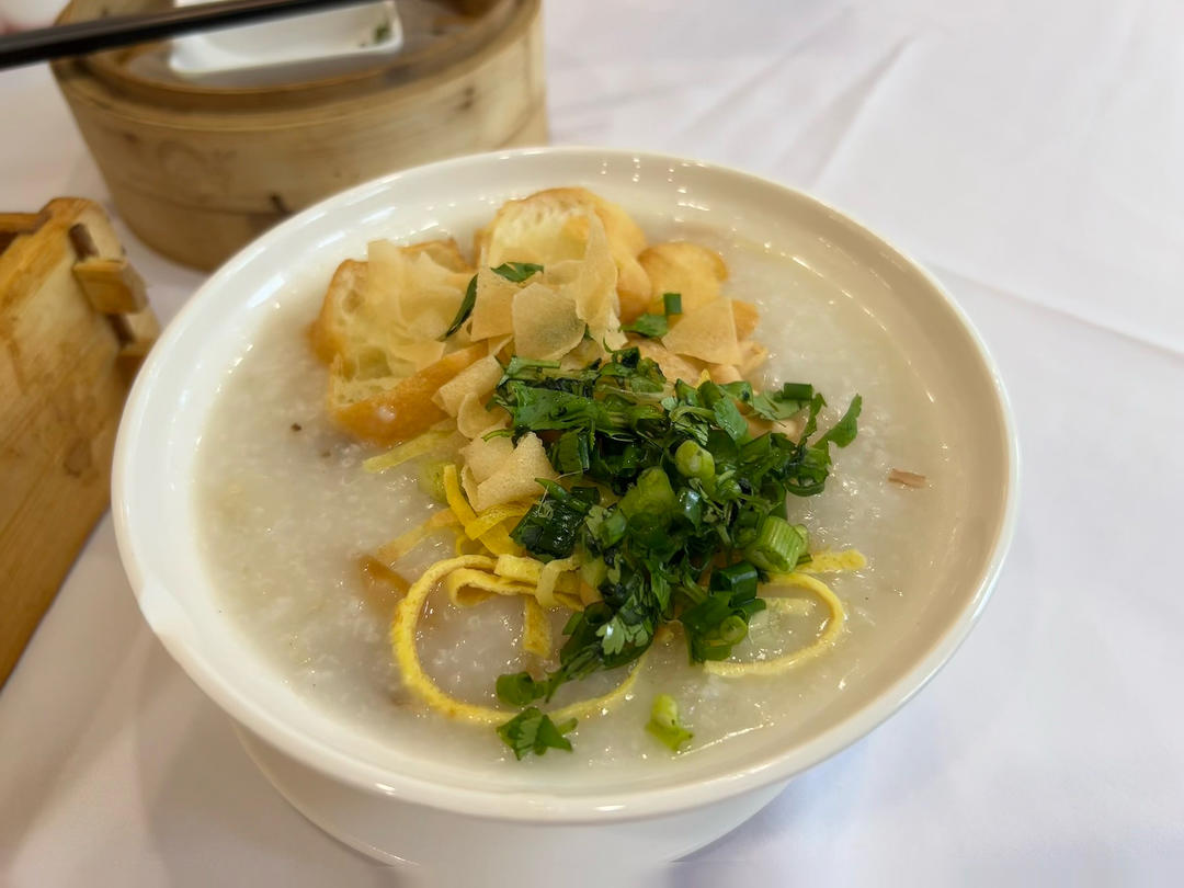 风味人间-暖心暖胃大满足的艇仔粥