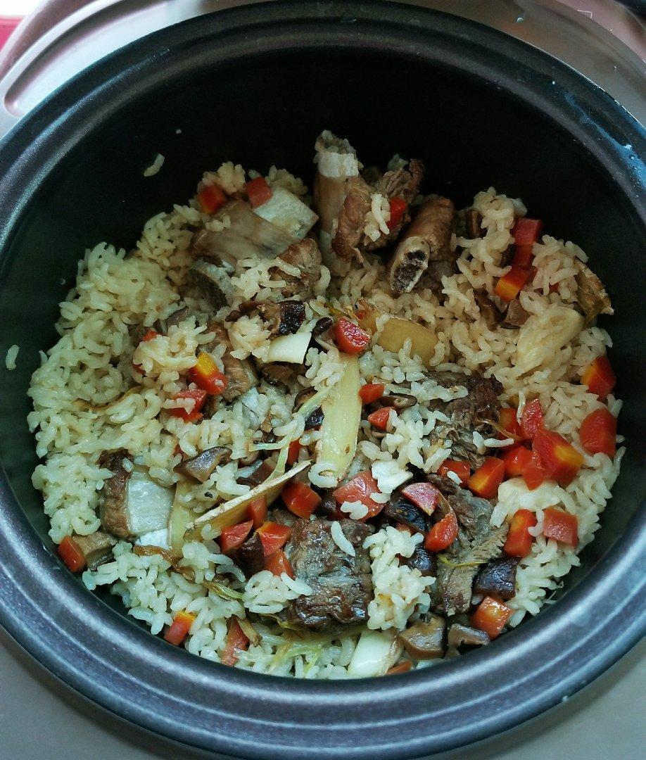 喷香排骨焖饭（爆好吃）