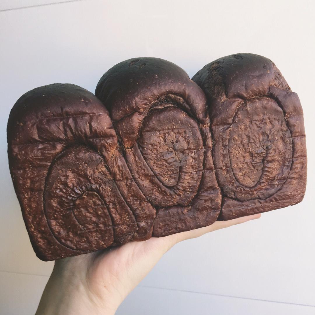 双倍浓郁的可可巧克力吐司