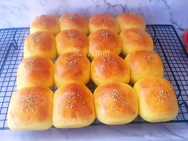 🍞香甜超级柔软南瓜小餐包(一次发酵)的做法