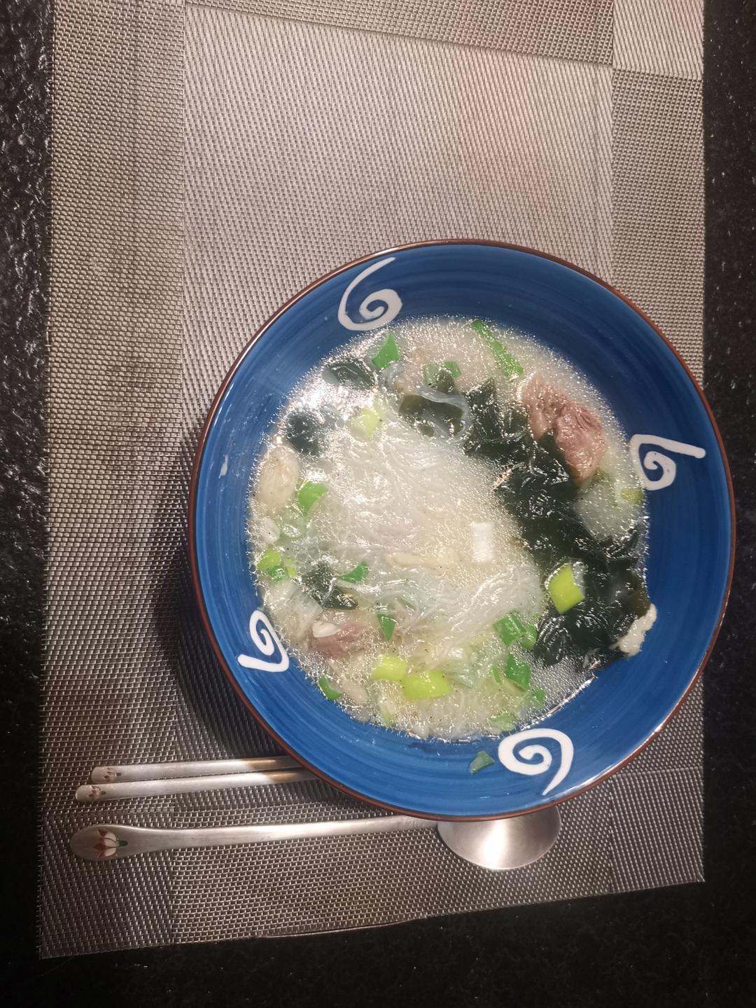 娃娃菜清炖牛尾汤