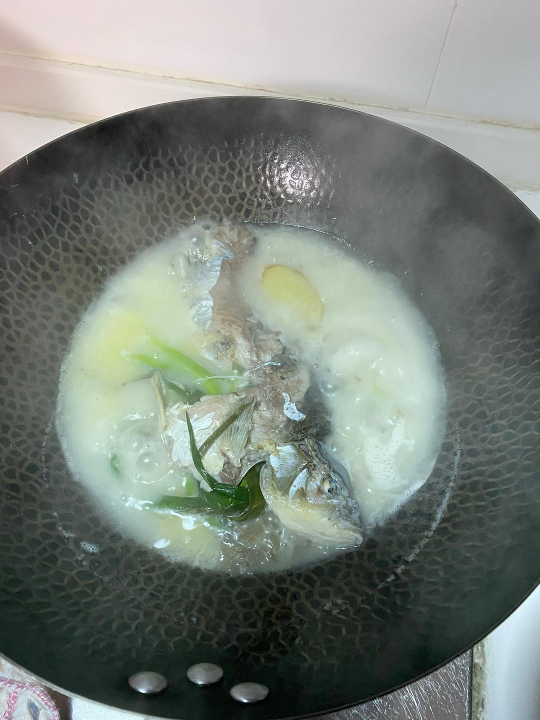 奶白鲫鱼豆腐汤|一条鱼最后的温柔