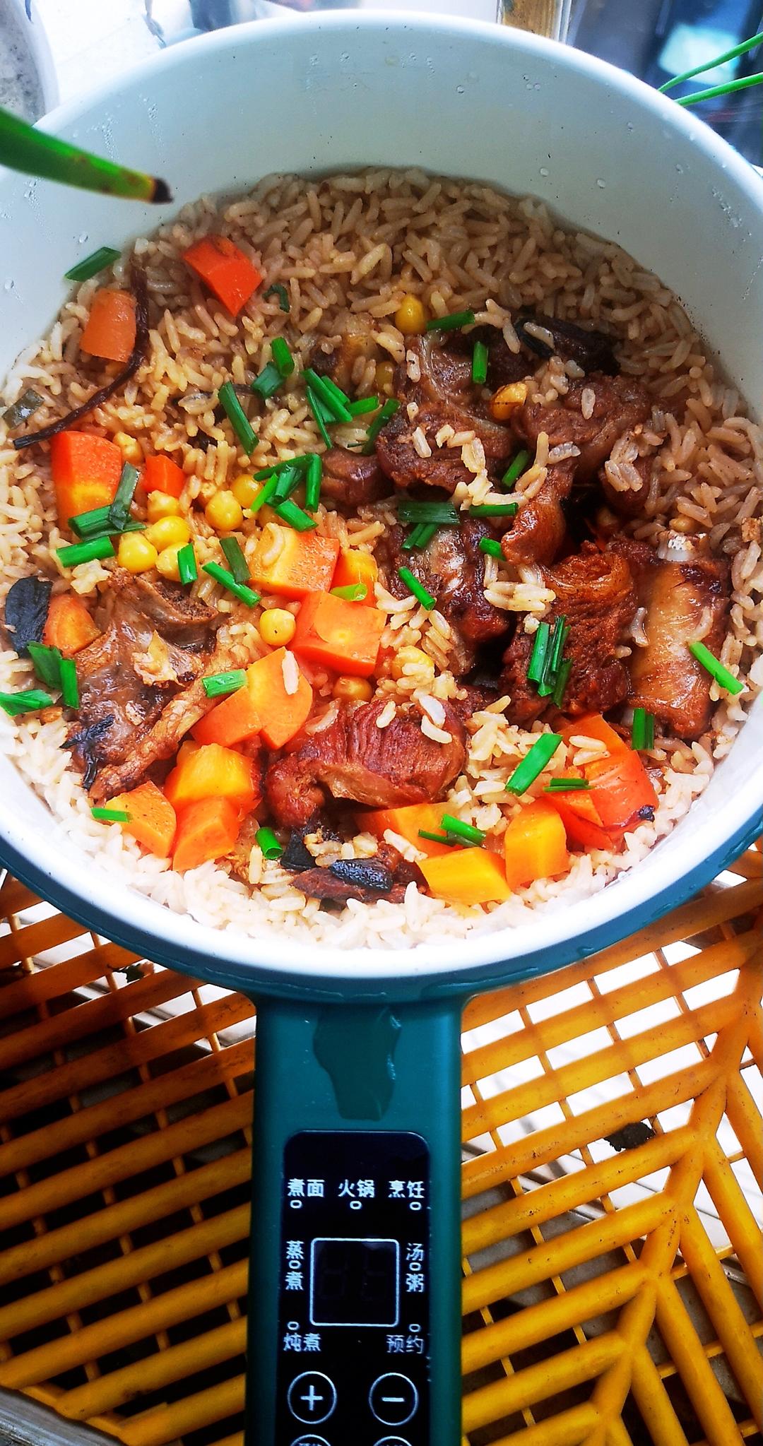 【排骨焖饭】