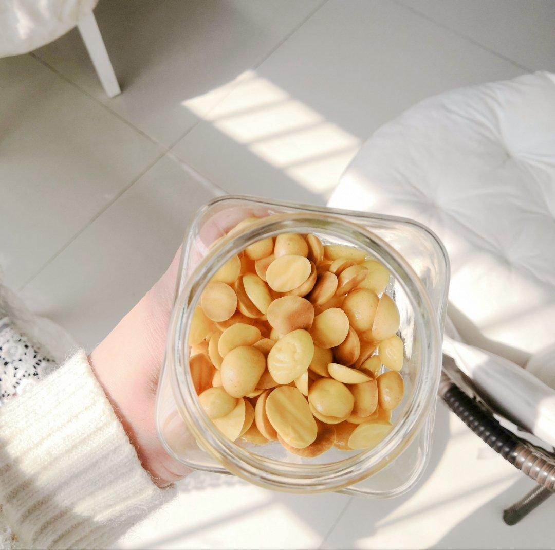 入口即化的无添加蛋黄溶豆