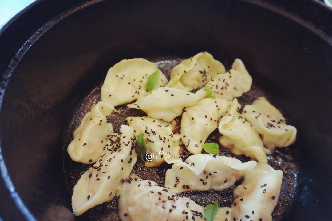 早餐来一锅香脆的生煎饺子
