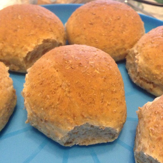 噜啦啦噜啦啦噜啦噜啦嘿嘿做的全麦主食面包