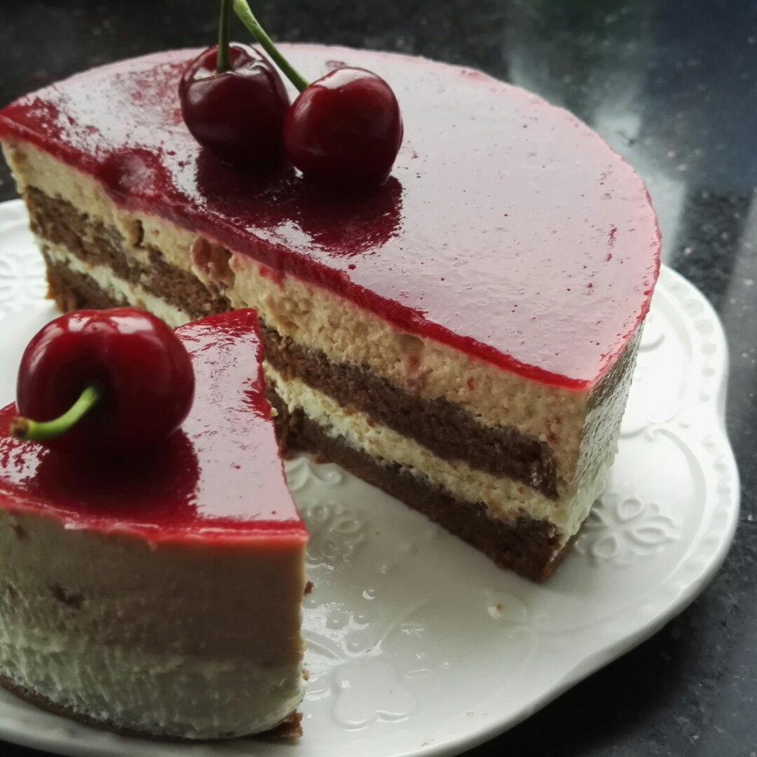 鱼恋奶做的樱桃慕斯