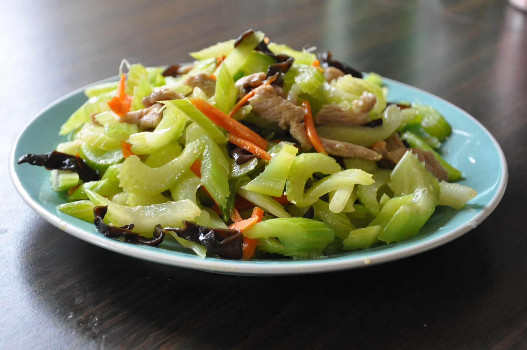 芹菜木耳炒肉丝