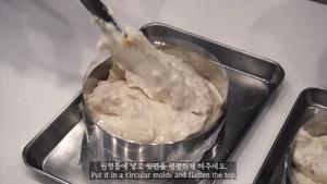 韩国Nebokgom  lotus焦糖饼干芝士慕斯蛋糕的做法 步骤16