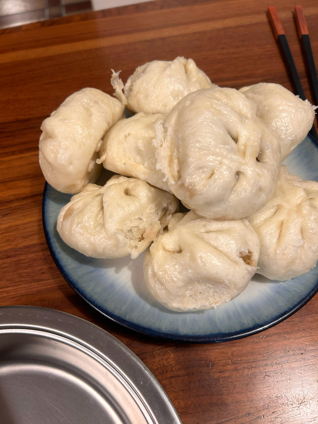 茄子肉包子