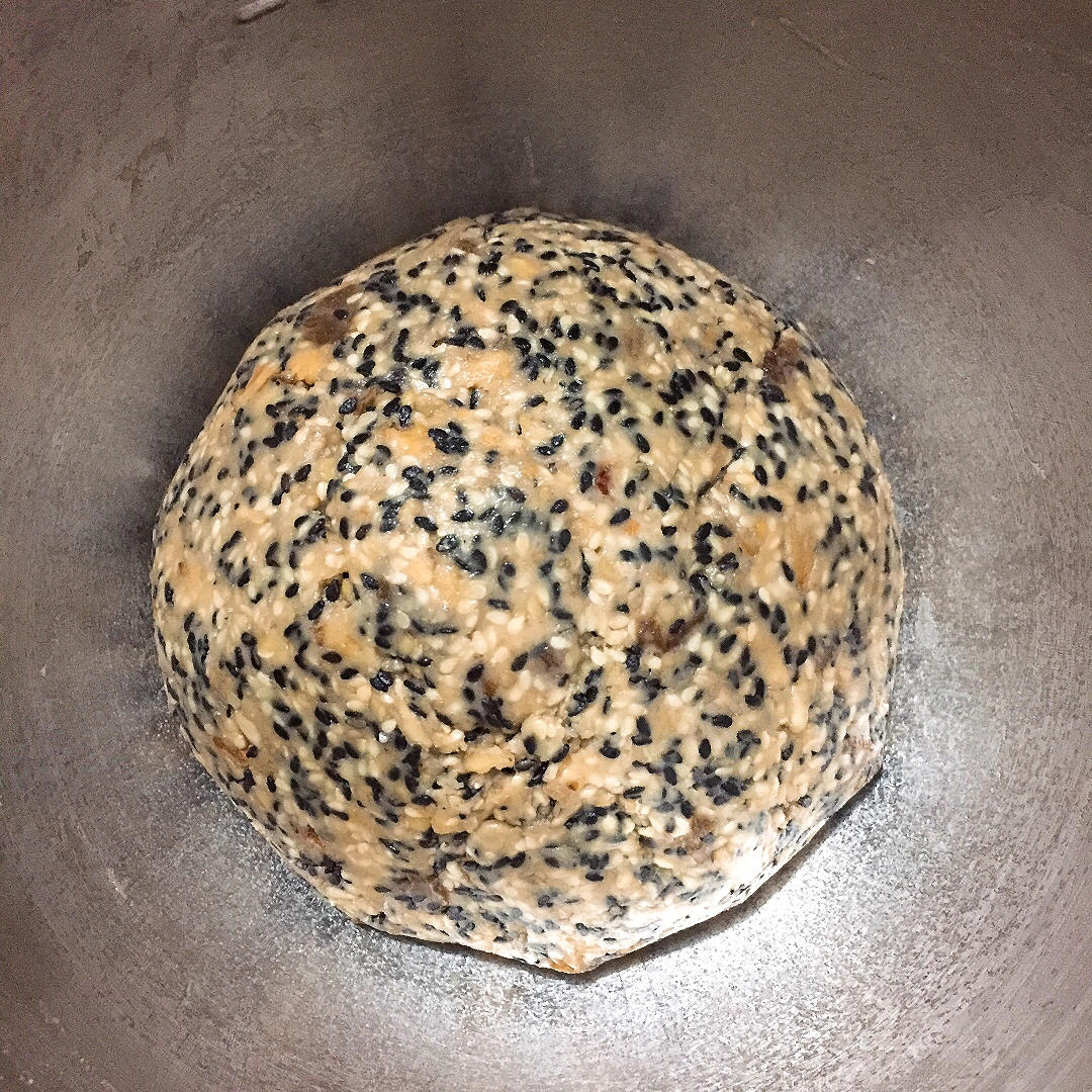 50g月饼皮及馅料用量：蛋黄莲蓉、椰蓉蔓越莓、五仁