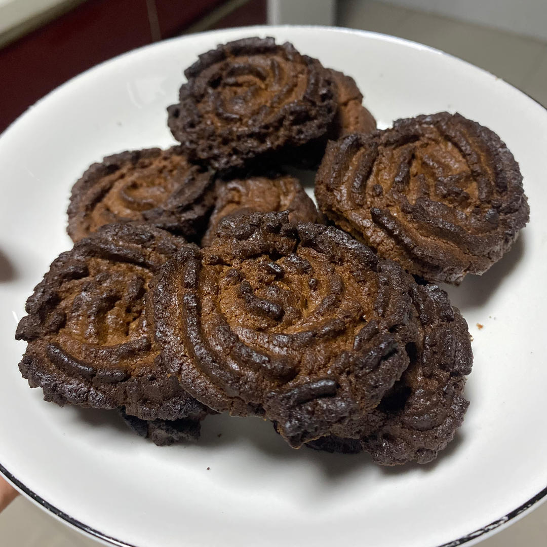 挤花毫无压力的巧克力曲奇