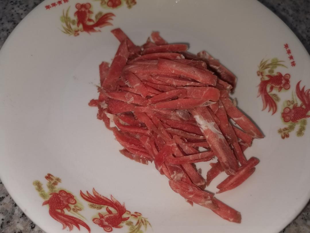 孜然小炒肉夹馍的做法 步骤2