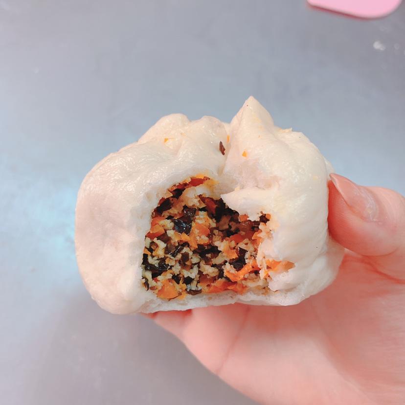 胡萝卜木耳鸡蛋素包子