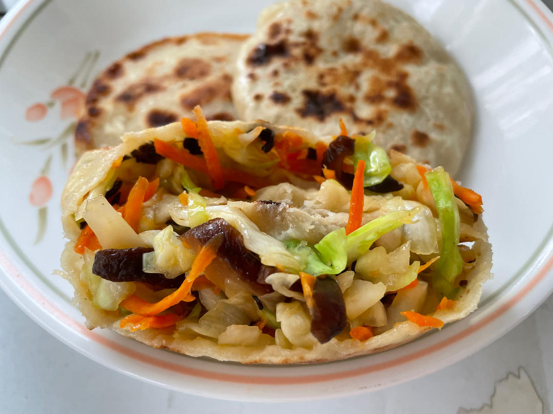 比肉饼还好吃的香酥素菜馅饼（以后再也不用排长队了）