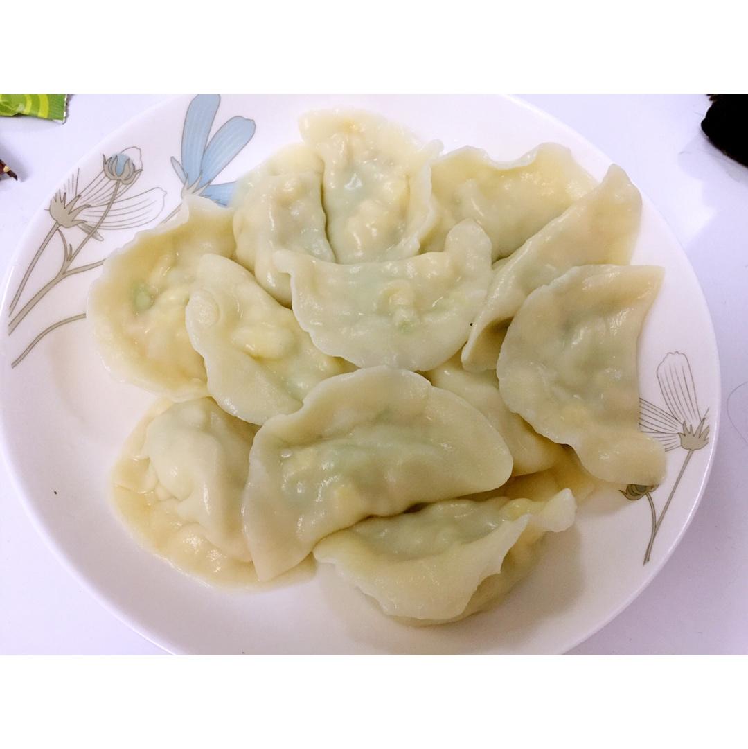西葫芦鸡蛋虾仁三鲜饺子