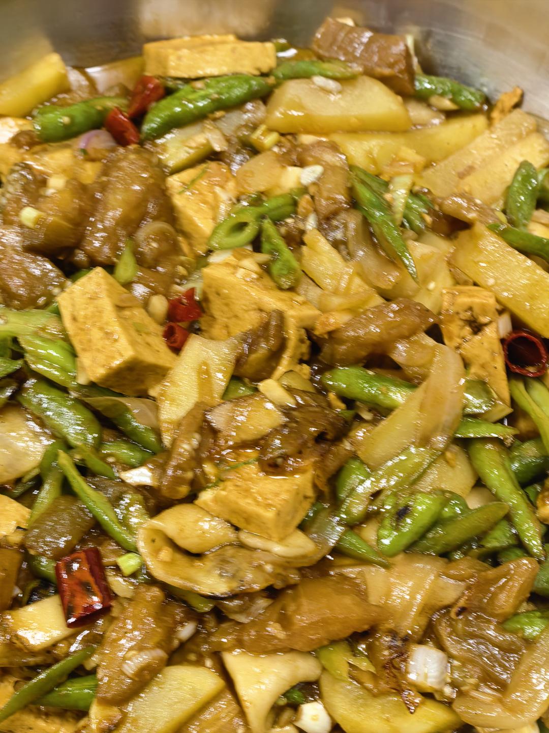 硬菜代表--排骨炖豆角土豆（豆角焖面胚子）