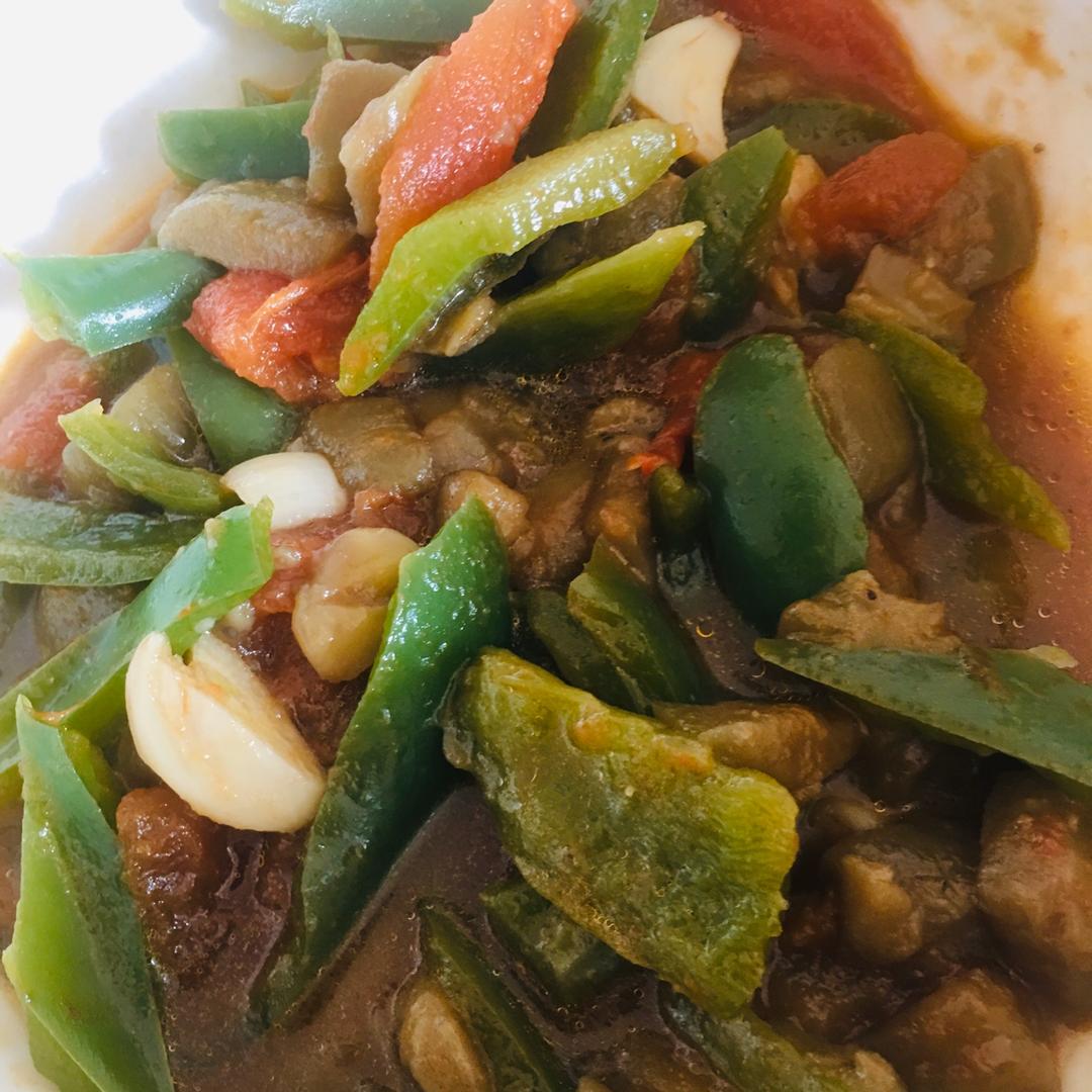 番茄青椒炒茄子