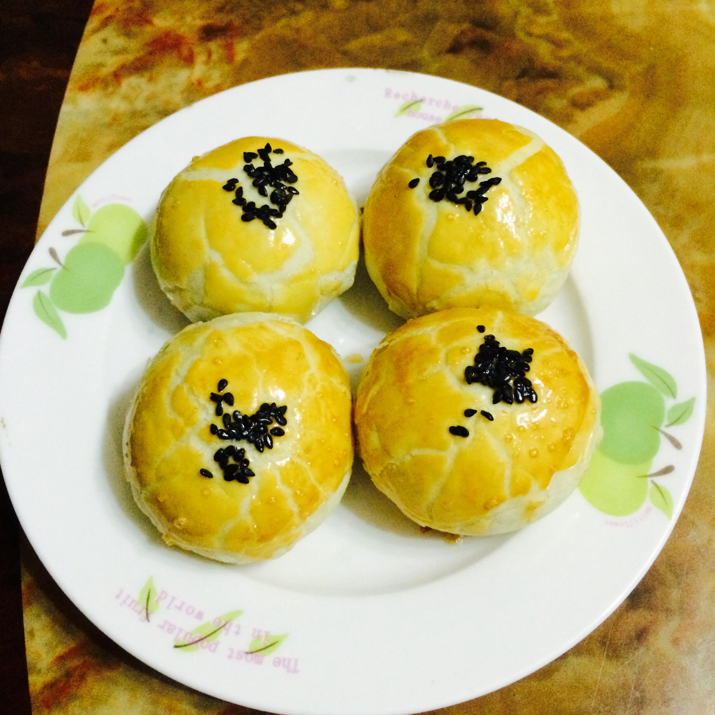 蛋黄酥 Danhuangsu