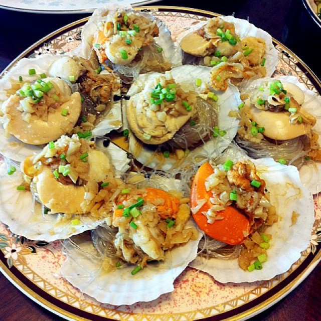 粉丝蒜蓉蒸扇贝