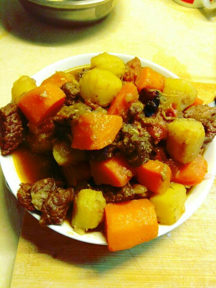 红烧牛肉土豆 （独家秘制）