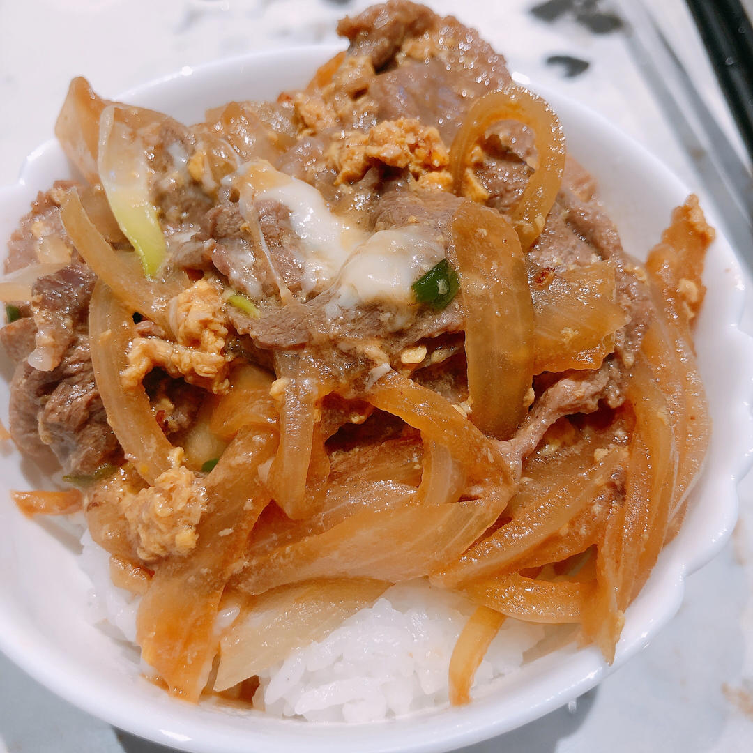 肥牛滑蛋饭