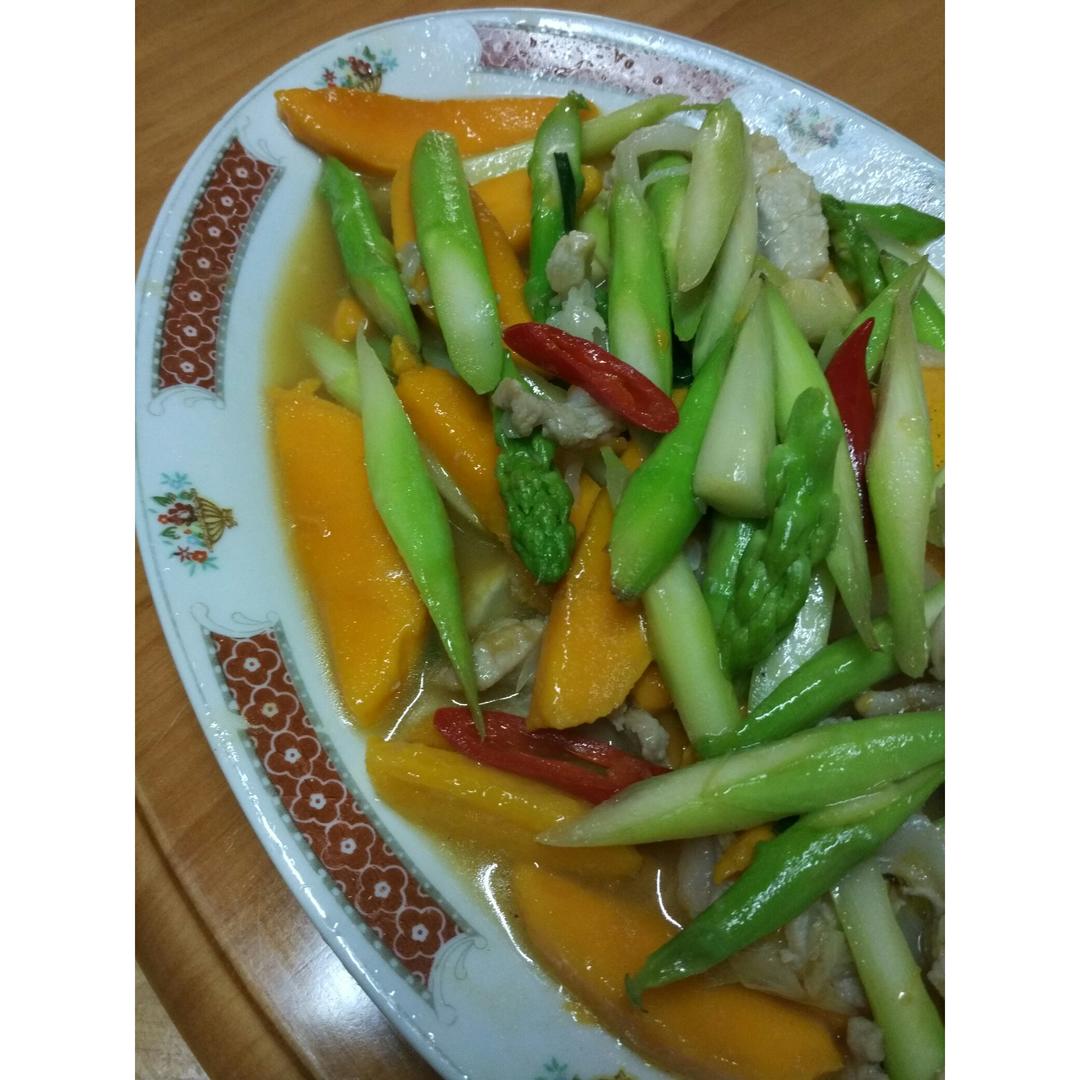 泰式芒果芦笋炒猪柳条