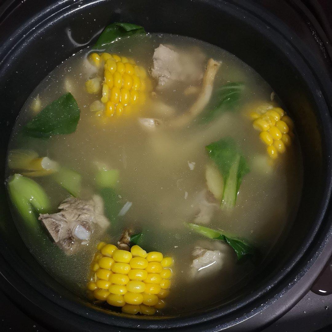 排骨玉米汤