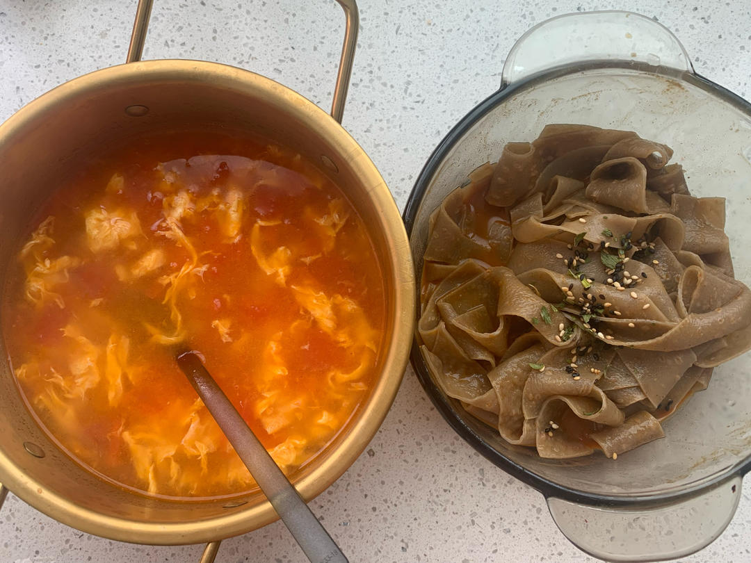 【跟我做不会错】简单又好喝的西红柿鸡蛋汤，家常又营养哦