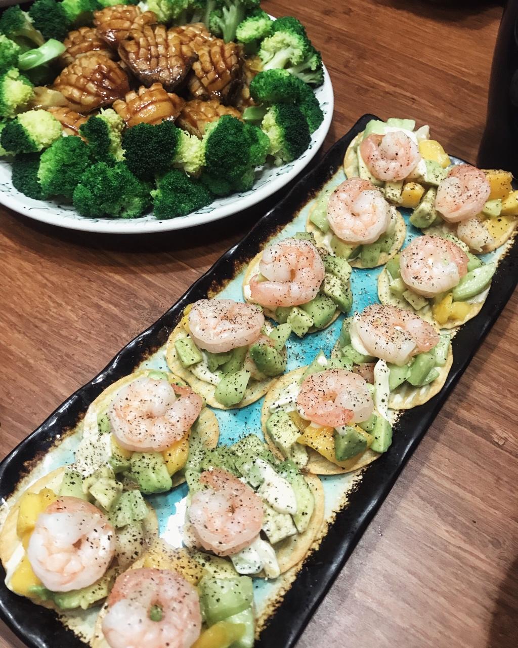 薯片牛油果大虾沙拉