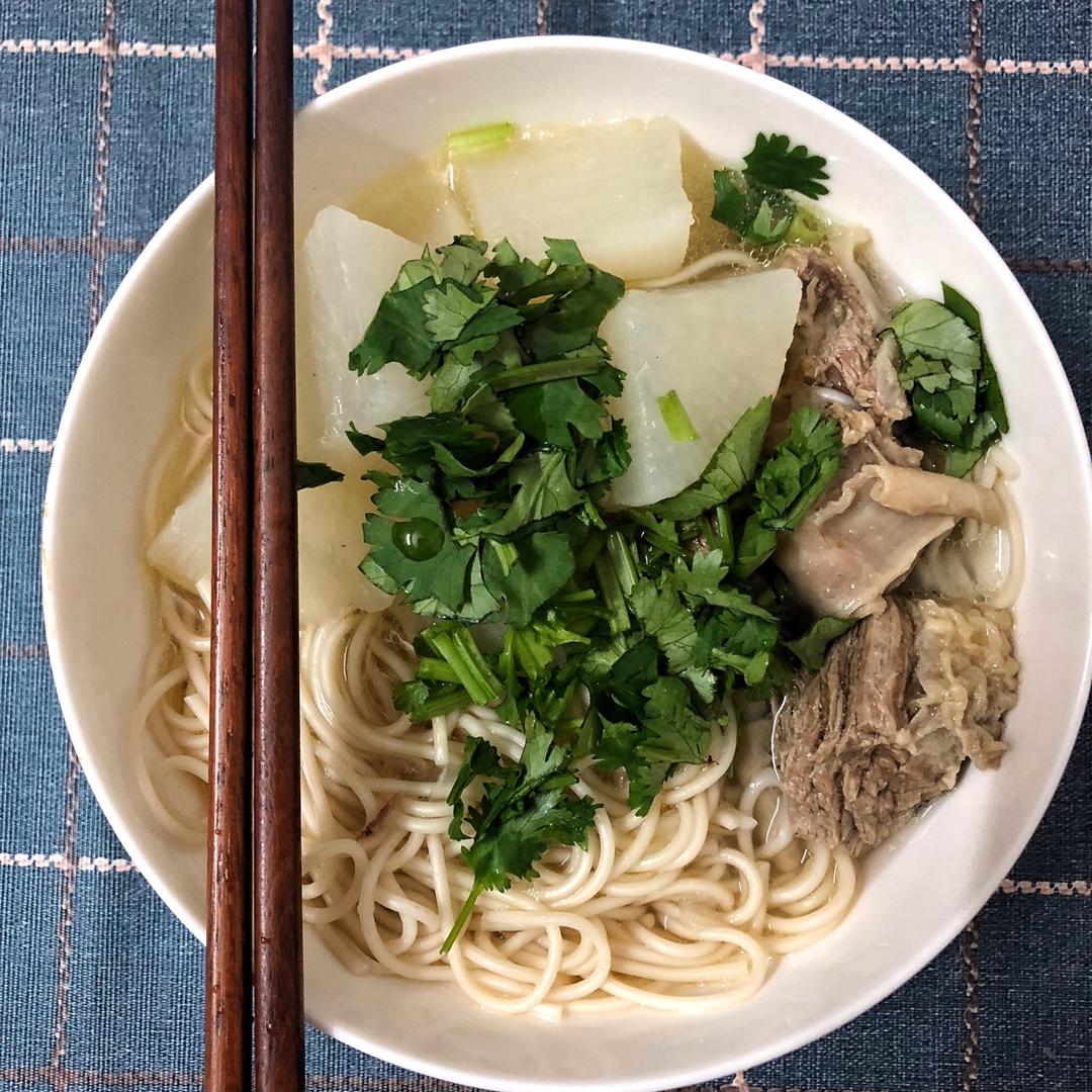 暖身清炖萝卜牛腩