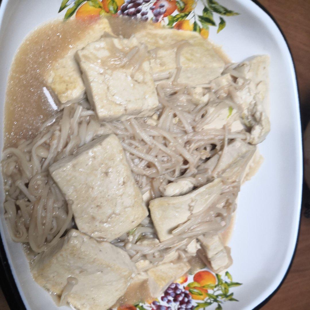 金针菇焖豆腐