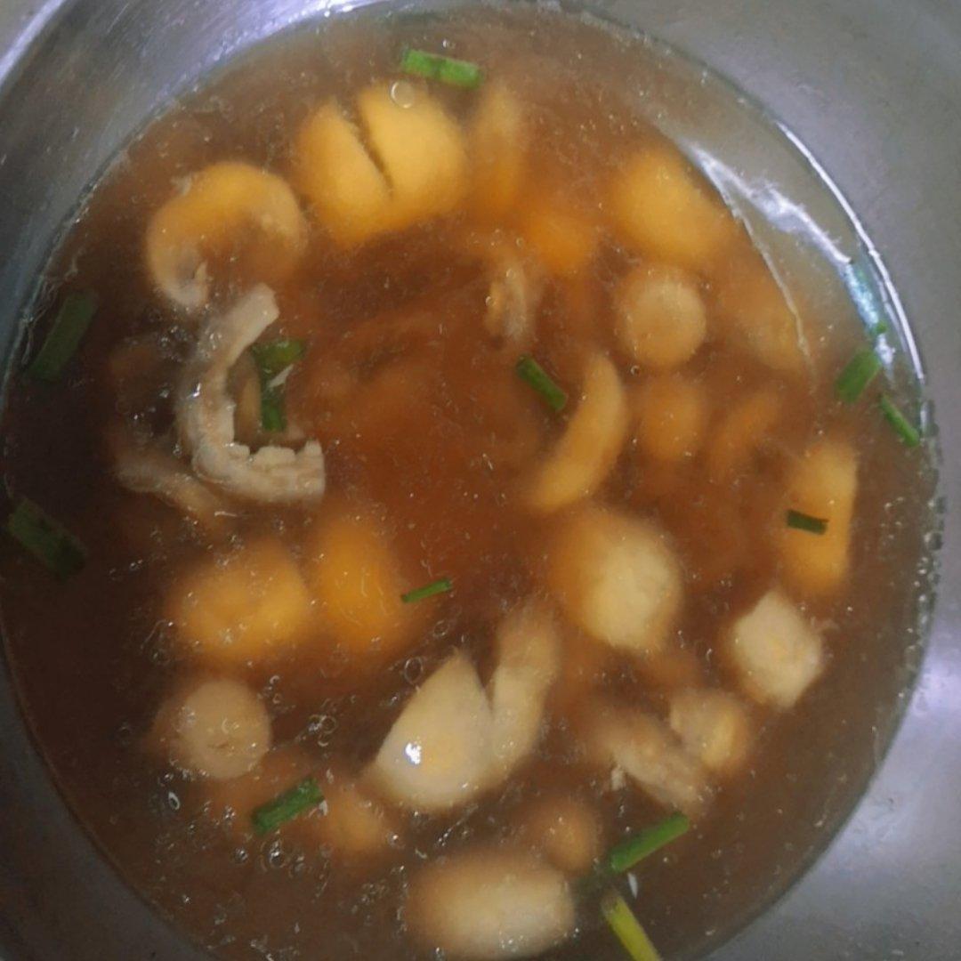 明明是素汤 却鲜得像鸡汤一样的「口蘑汤」