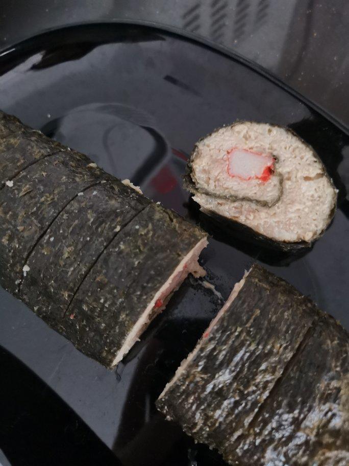 怎样才能做出鲜嫩多汁的肉馅【蟹柳紫菜卷】