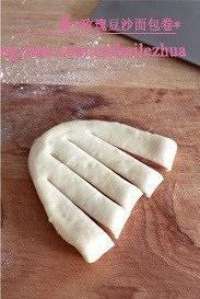 玫瑰豆沙面包卷的做法 步骤9