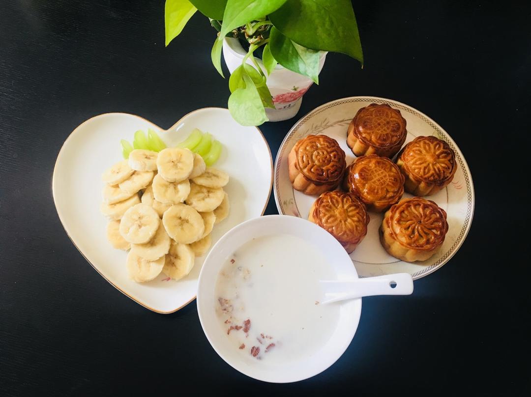 广式月饼——咸蛋黄豆沙月饼（新手版）