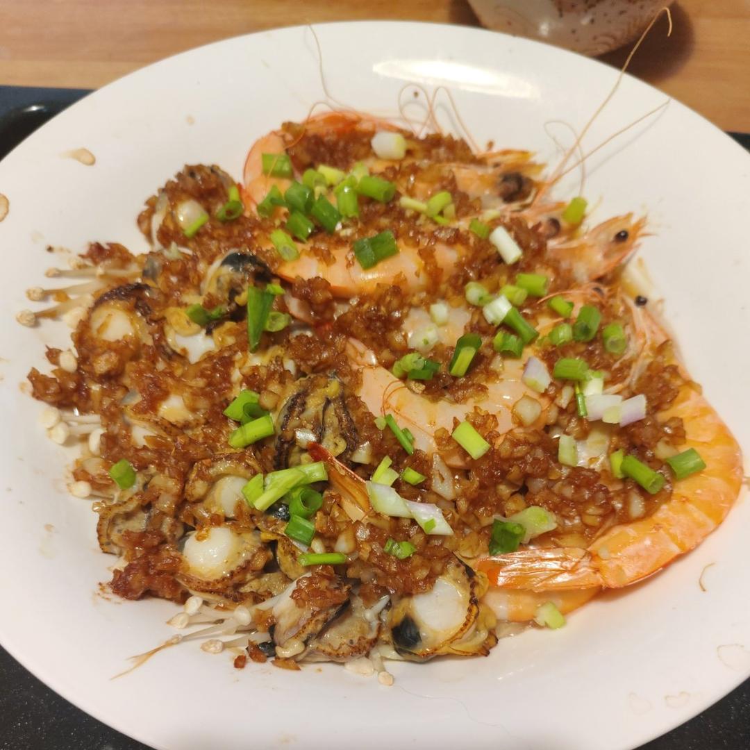 蒜蓉金针菇烤花蛤虾